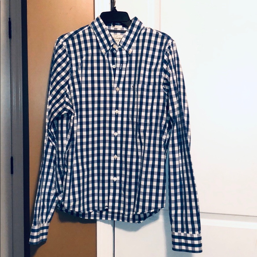 Men’s blue and white plaid long sleeve button down